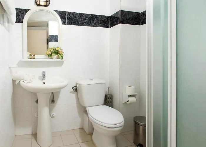 Loutra Hotel 3*